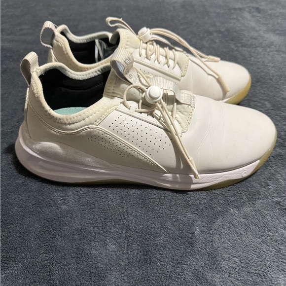 CLOVE🩺🦋 Element Cream Casual Sneakers - Picture 2 of 8